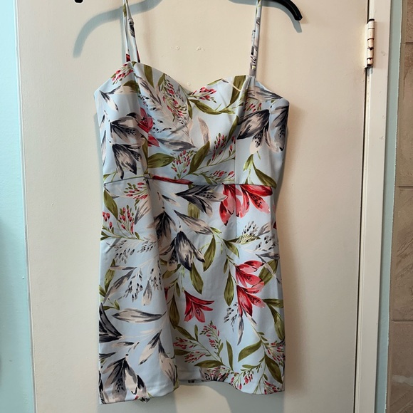 Two Mini Dresses - Picture 5 of 6